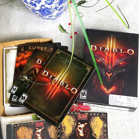 PC Diablo II & III Miscellaneous Bundle - Original - Picture 2 of 4